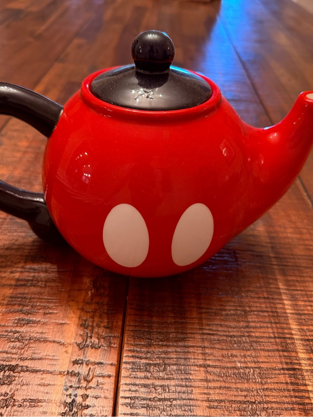Disney Parks Mickey Mouse Shorts Teapot Ceramic Red Black Tea Pot Authentic